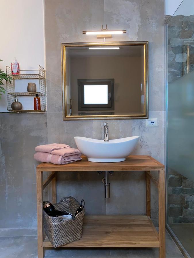 Dimora Flo Apartment บรินดิซิ ภายนอก รูปภาพ